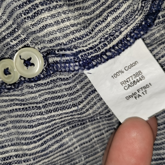 J. Crew | Boy Fit Gingham Long Sleeve Button Down Gauzy Shirt Size Medium - Picture 5 of 10